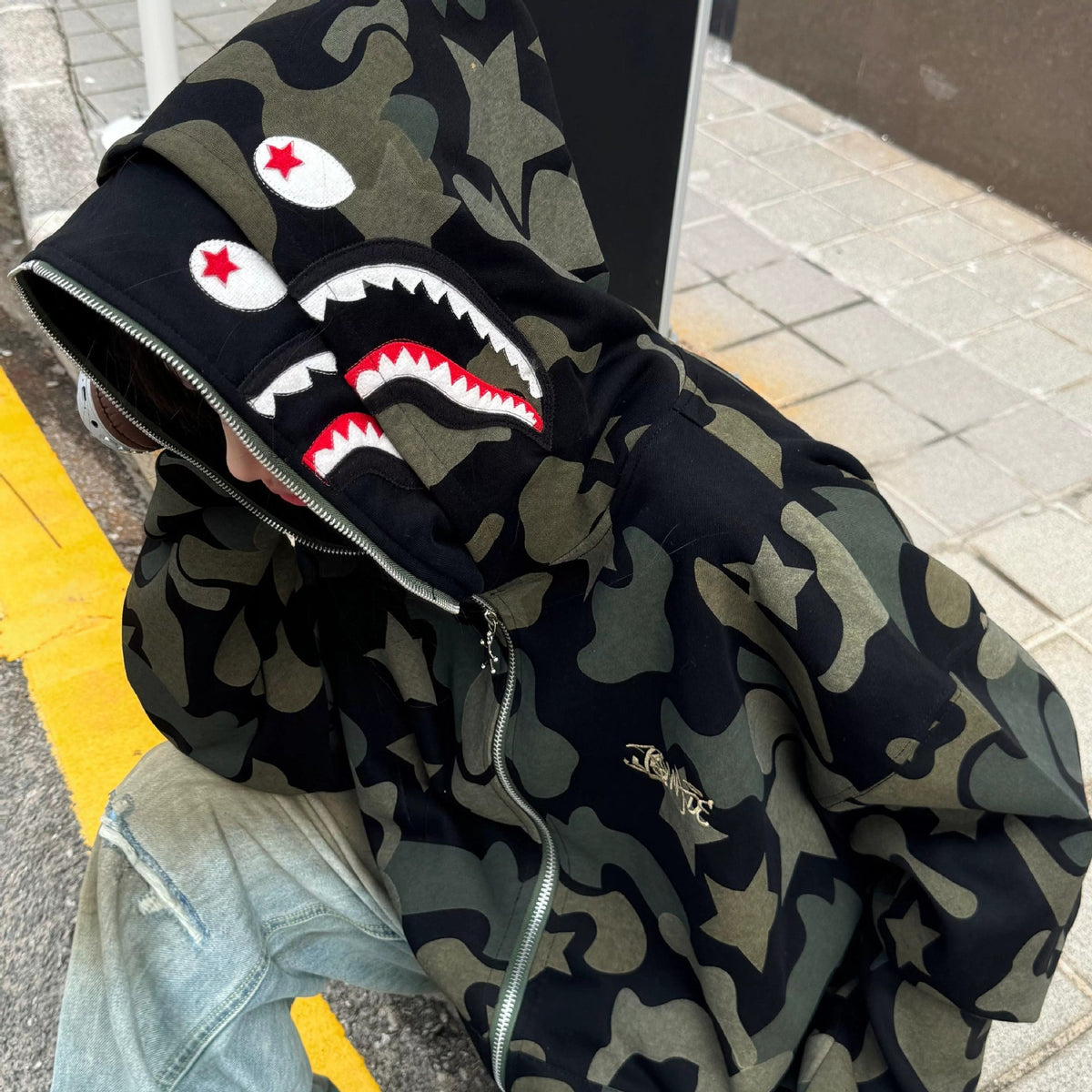 Sudadera con capucha y cierre de cremallera, estampado de tiburón y camuflaje, unisex, edición limitada