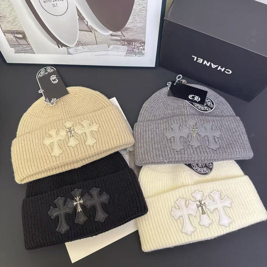 Gorro de punto con diseño de cruz, cálido y con protección para las oídos