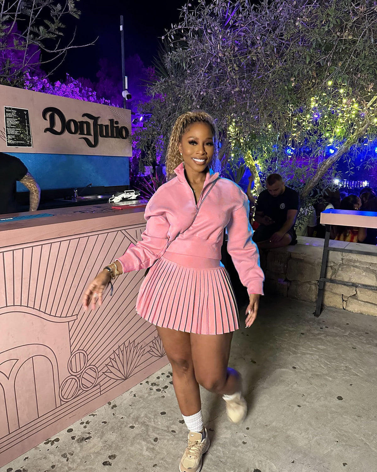 Autumn new fresh and sweet long-sleeved sweatshirt, high-waisted pleated mini skirt, fashionable casual set