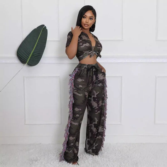 Crop top with high waist, tassel pockets, wide leg pants, camouflage suit