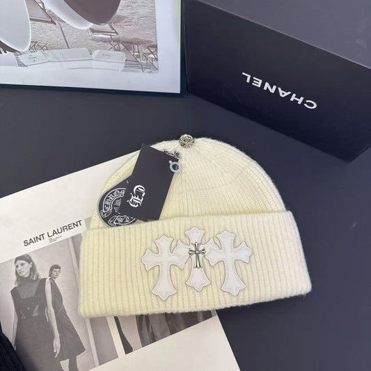 Gorro de punto con diseño de cruz, cálido y con protección para las oídos
