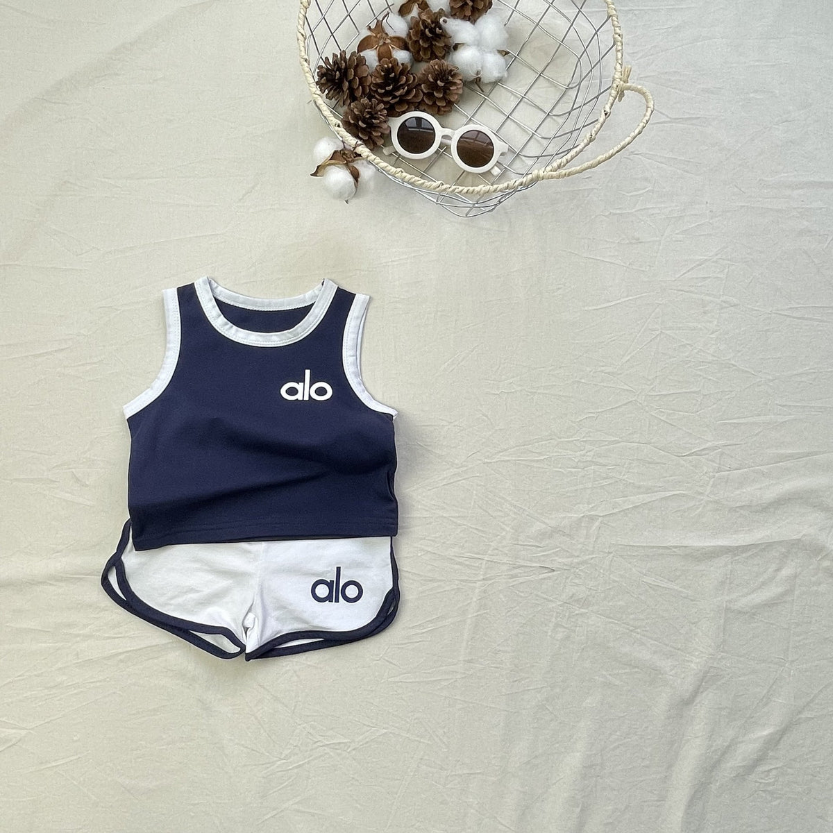 ALO Children's vest set thin