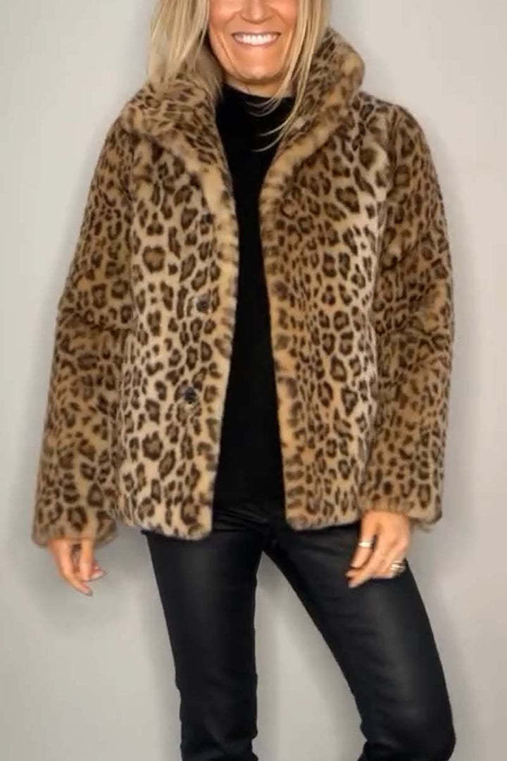 abrigos de piel con estampado de leopardo
